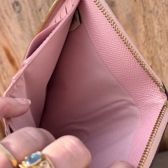 COACH Pink Crossgrain Leather Zip-Around Wallet RETAILS $238 - Picture 15 of 16